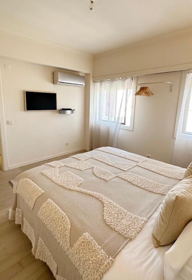 Groovy Caparica Gem With Large Sunny Terrace Apartment Costa de Caparica Luaran gambar