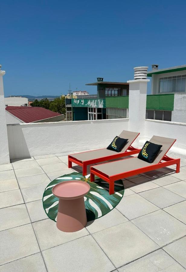 Groovy Caparica Gem With Large Sunny Terrace Apartment Costa de Caparica Luaran gambar